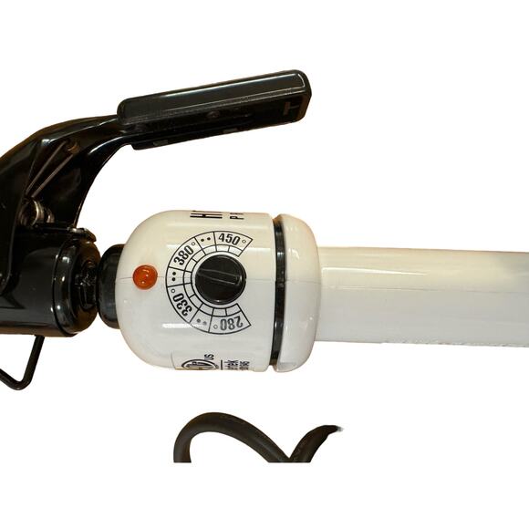 HOT TOOLS Pro Artist Nano Ceramic Curling Iron/Wand,For Smooth, Shiny Hair 1” - Picture 3 of 6